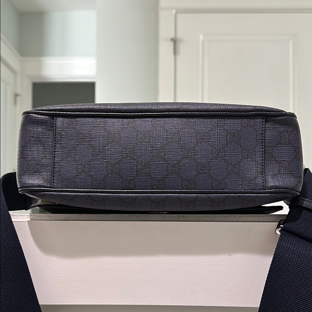 Gucci Dark Blue Crossbody Bag - Picture 4 of 6